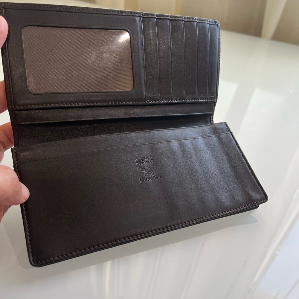 MCM LONG BROWN VISETOS BIFOLD WALLET - Picture 5 of 11